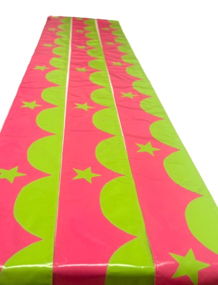 Colchoneta_rosa_apilada_grupo_de_11_con_ollaos.png