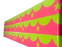 Colchoneta_rosa_apilada_grupo_de_11_con_ollaos.png